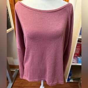 Small 3/4 sleeve top